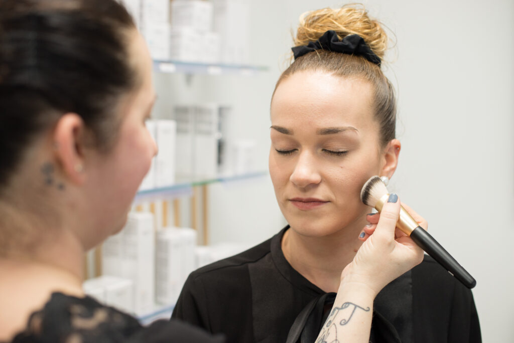 Belle et Zen institut 22 Plaintel maquillage